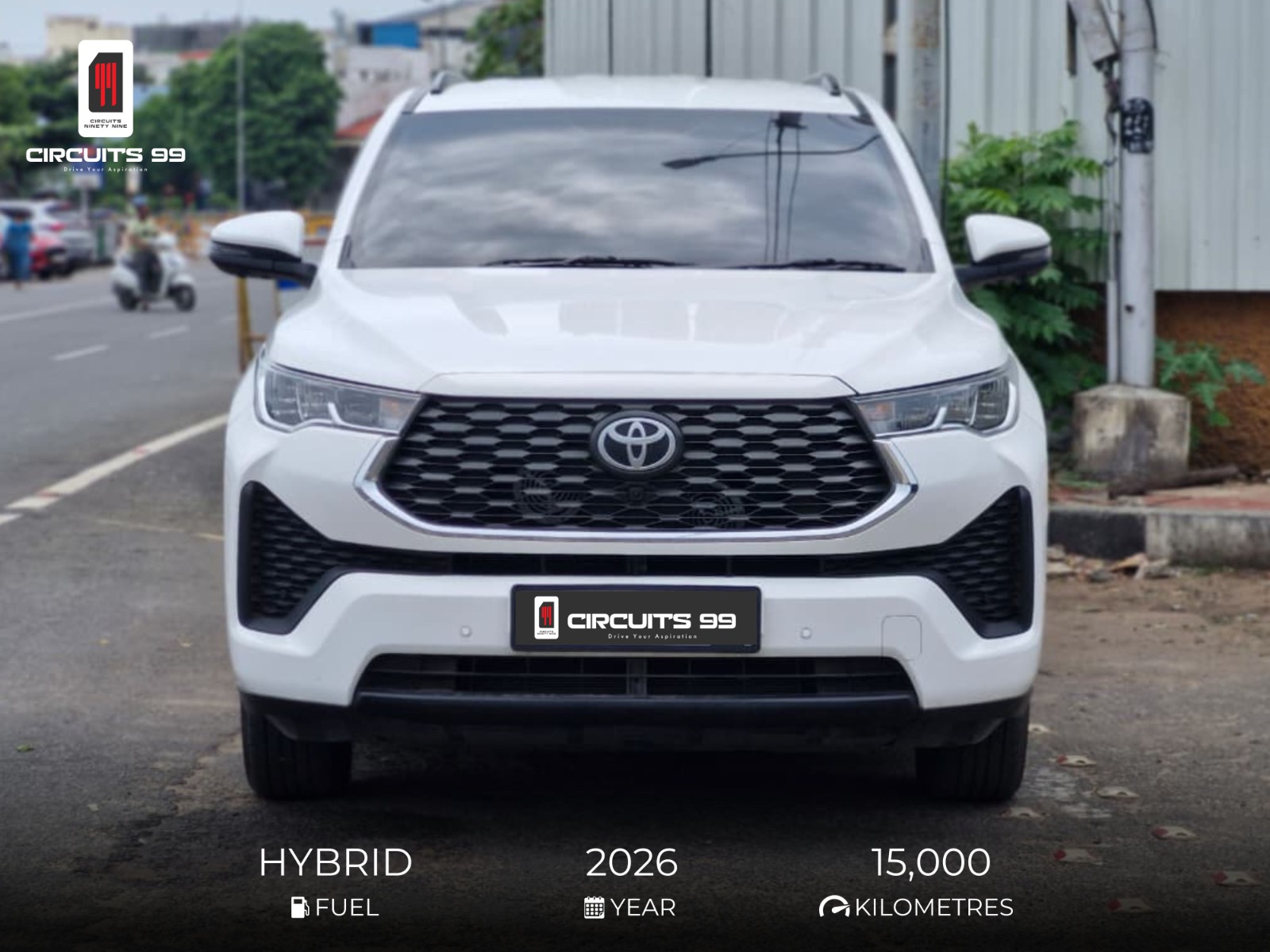 TOYOTA INNOVA HYCROSS